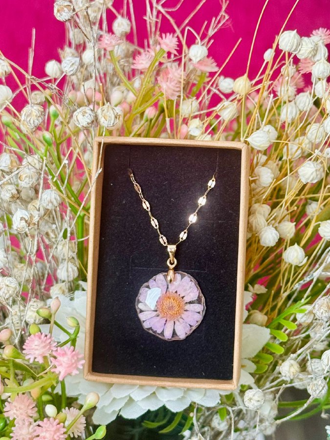 Colgante Rosa de Pitimini y Acero Dorado
