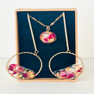 Conjunto Rosa de Pitimini y Pan de Oro — Acero Dorado Rosa (Pendientes + Colgante)