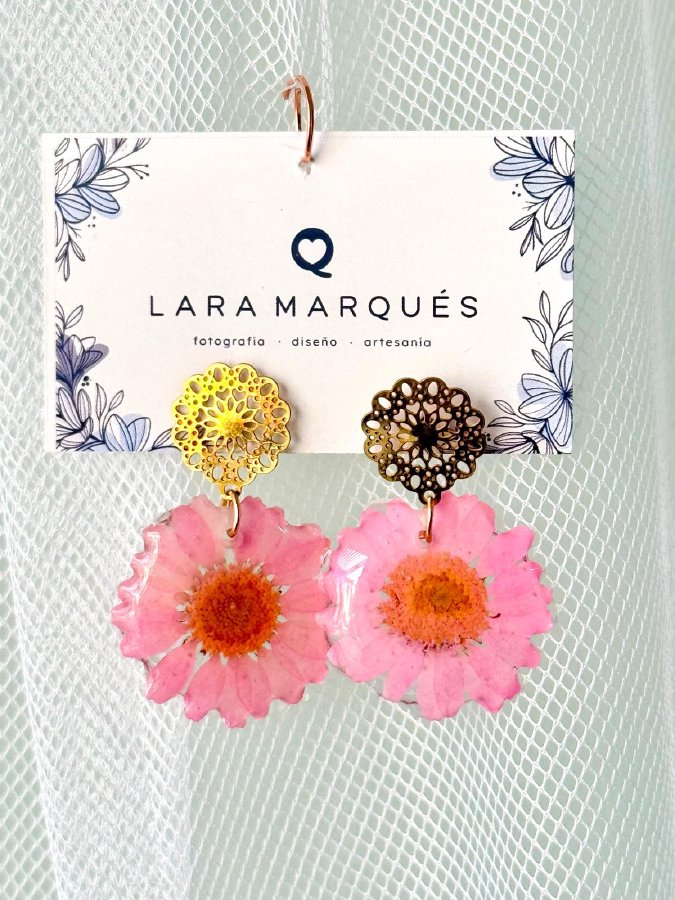 Pendientes Acero Dorado y Margarita Rosa Natural